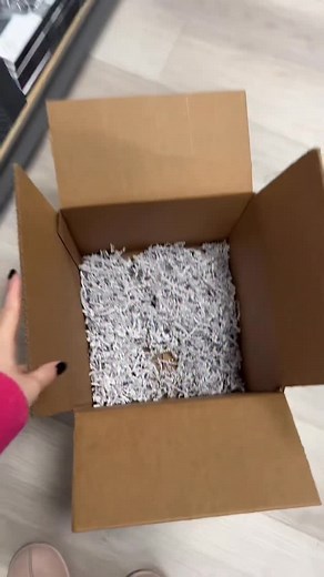 6.3K views · 1.7K reactions | Boxes are currently 20% off ♥️ Comment MB1 if you want to go shopping for your Mystery box!! *please note, requests are NOT guaranteed and items you see in videos may not be available anymore ♥️ | Willow Winters | Facebook