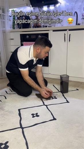 Etem Duygu Kaya on Instagram: "Bugün eşime bütün işleri ben yapacağım demişimdir😂 #uzay #comedy #komikaile #gülmegaranti #eğlence"