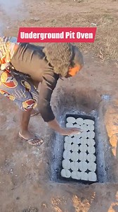 The village lady use underground oven to bake scones 🫓 and the magic happens. This method of baking has been used for centuries. | Kasi Hustlers