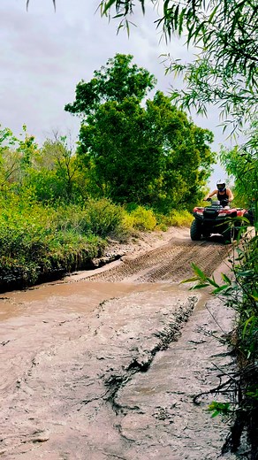Looking for the ultimate outdoor adventure in Florida? We found it at Revolution Adventures in Clermont! From muddy ATV trails and amphibious rides to clay shooting, axe throwing, and even gator bites—this spot has it all. Lucy crushed it on her first solo four-wheeler ride, and I got absolutely drenched by the kids (you’ll see why).Who’s up for a muddy, wild Florida day like this?Tag your adventure crew and save this for your next family outing!…#FloridaAdventures #FamilyFunDay #FloridaWithFami