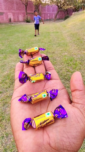 Eclears toffee 🍬🤣 & cute baby 🥰 prank 🩴🤣😝#viral #trending #shorts #Yash rock 0077