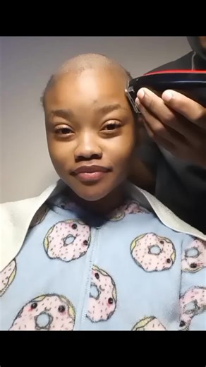 Cutting my hair was necessary for another reason: I'd read that hair retains energy and serves as an extension of our mind, holding thoughts and emotions. As someone who struggles with anxiety and depression, I desperately needed that emotional release, especially since today marked the end of my therapy sessions 🤍 #baldgirls #fypシ゚viral🖤tiktok #trendingvideo