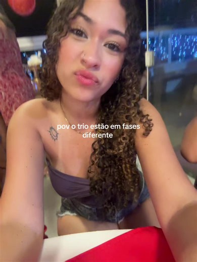 Vídeo de goncalves (@gcllara_) relacionado a pov trio