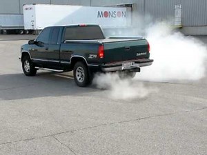 98 Chevy K1500 G80 test with burnout