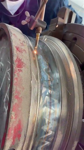 High-Precision Cladding: It All Starts with the Perfect Powder #LaserCladding #SurfaceEngineering