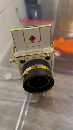 Take your photos to the next level with the T-JERZENS Retro Digital Camera. This viral mini camera packs 64MP resolution, 2.7K video recording, and powerful 16x zoom into a stylish vintage body. A perfect gift for creators, travelers, and memory makers. @TJERZEN