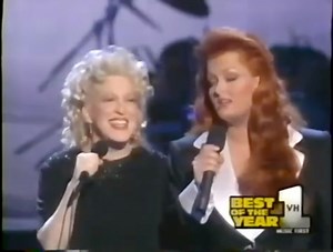 Bette Midler & Wynonna Judd perform the Everly Brothers classic “Let It Be Me” at the 1995 “VH1 Honors” ceremony. Their voices blend beautifully together. Enjoy! | Bette Midler: Still Divine