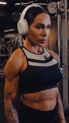 Emaná SPA - Granja Viana on Instagram: "Carnaval chegando… e a nossa cliente Fabi Frota já começou os preparativos do jeito certo: cuidando do corpo com inteligência e amor. ✨ No Emaná SPA, a Massagem Drenomodeladora é aquele cuidado completo para quem quer se sentir mais leve, desinchada e com contornos mais definidos — sem abrir mão do bem-estar. A Fabi veio viver essa experiência e mostrou como é esse ritual que une técnica + resultado + relaxamento. 🌿 💎 O que a Drenomodeladora entrega * Re