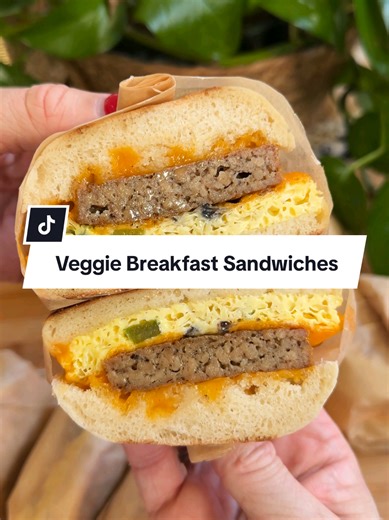 These vegetarian breakfast sandwiches are so, so easy to prep. Just bake the filling, wrap, and freeze! Or keep some in the fridge to enjoy right away :) You can find the recipe at liveeatlearn.com or linked in the comments below.