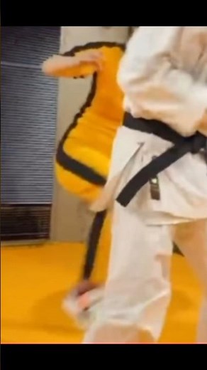 不意打ち金蹴り最高すぎる #金的 #karate #金蹴り