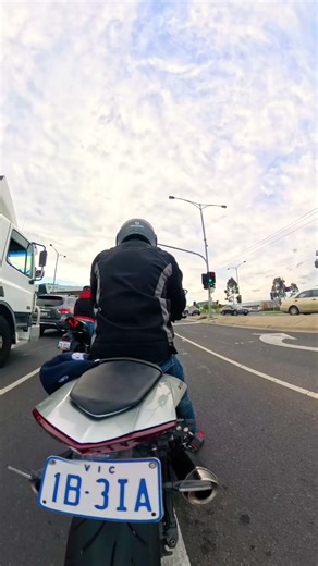 Ride home with Insta360 x4 mounted at the back of my Z1000 | #shorts #ride