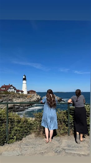 Amy Smart - Diary of a Quilter on Instagram: "A quick peek at a lovely end of summer trip to visit family in New England. Also the greatest antique quilt find. 😍😍😍 Here’s a tease. More to reveal!"