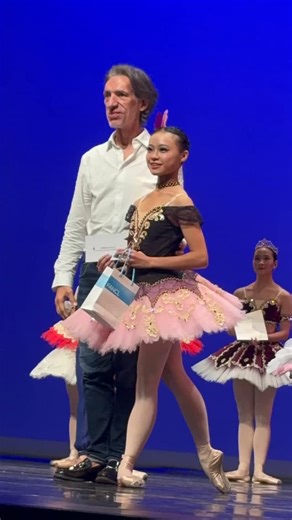 Lithe Ballet Academy on Instagram: "【超新星大賞 成績回顧】🏆 剛過去的超新星大賞，各位同學表現非常出色，大家的勇氣同自信，絕對值得一萬個Like！👍 Junior 1 自由選段 🥈Silver 顏嘉瑜 Boy 1 🥉Bronze 丘倬綸 Girl 3A 指定選段 🥇Gold 曾詩珮 🥉Bronze 黃子悠 Girl 3B 指定選段 🥇Gold 黎柏荍 🥈Silver 李樂怡 Senior 1 🎗️Finalist 周靜嵐 胡心悠 Senior 2 劉倬妍 🥉 Bronze Medal 🎖️ GYDP scholarship 🎗️Finalist Open 1 🥇Gold 李心怡 Group Dance 🥉 Bronze - Indian Dance from La Bayadere 邵穎妍 劉倬妍 陳哲雅 李心怡 吳芯悅 余子蕎 簡海蕎 鄭凱瑤 Contemporary 2 🥈Silver 劉倬妍 陳逴桐 (No Gold Medal) 這個驕人的成績，屬於每一位努力的同學，亦屬於每一位風雨不改接送、默默支持的爸爸媽媽