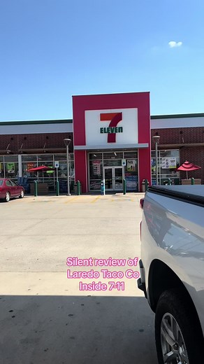 Silent review of Laredo Taco company located inside 7-11 gas station. #foodiereview #silentreview #taco #gasstationfood #foodie #oklahomablogger #oklahomafoodie #711