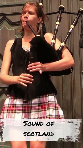 #shorts Magica Musica Celtica: Una Ragazza Scozzese in Kilt Suona la Cornamusa!