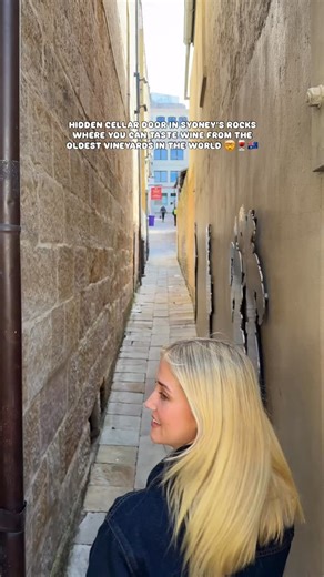 You’ve heard of the iconic Barossa Valley but did you know that you can taste rare and collectable wines from some of the oldest vineyards in the world right here in Sydney? 🍷🤯 Hidden down a narrow laneways in The Rocks sits a charming slice of the Barossa Valley - the Chateau Tanunda Cellar Door, an iconic Barossa winery and a leading name in the Old Vine wine arena. We did their Old Vine Expressions Tasting which truly highlights the pinnacle of Old Vine winemaking, we tasted wines from vine