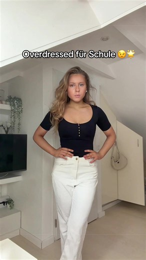 Was sagt ihr ?🌟👀 #outfit #overdressed #schule #deutsch #deutschlandtiktok