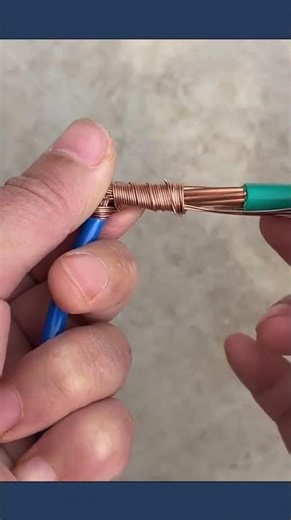 Hand twisted wire splice using only fingers, no tools needed #electrical #DIY #lifehacks #shorts