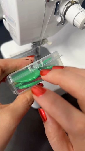 4.2M views · 57K reactions | Lo que no puede faltar en tu area de costura #coseresmisuperpoder #aprendecostura #costurafacil | Alejandra Meza | Facebook