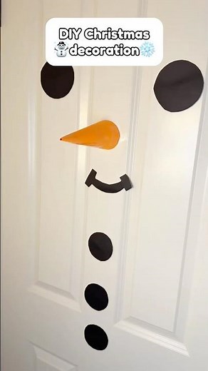 ☃️DIY Snowman Door🚪!? #christmas #christmasdiy #diy #diycrafts #crafts #craft #cute #art #diydecor