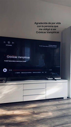 Agradecida por ver Crónicas Vampíricas: TVD, Stefan y Damon