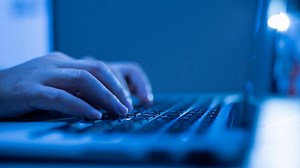 Scammers are impersonating these big-name companies | What's the Deal?