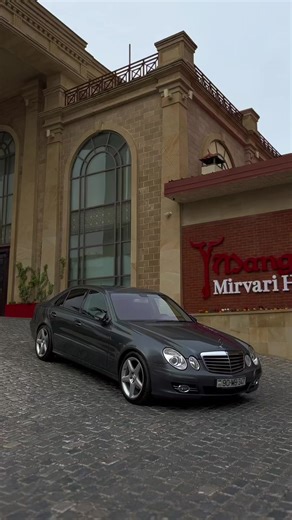 Mercedes W211: Quick highlights and details
