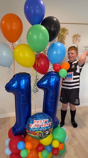 When you own a balloon shop and you’ve already gifted your nephew the traditional money balloon, and you need to come up with another option! I’d been wanting to do a double number stack for a while so thought I would take the opportunity to give it a go, and what else could an 11 year old boy enjoy more than popping balloons to find his birthday money?! I quite often have decision paralysis - when there’s so many options and you can literally do whatever you want, it’s sometimes hard to know wh