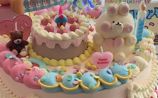 好热闹的蛋糕～ #沉浸式做蛋糕