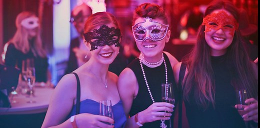 Ever feel like your life is a performance? Everyone does – and this 1959 book explains roles, scripts and hiding backstage