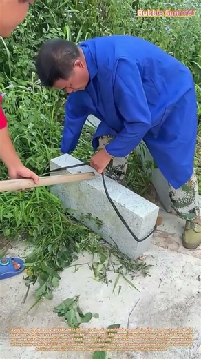 Une construction astucieuse : une technique efficace pour déplacer de lourds blocs de béton
