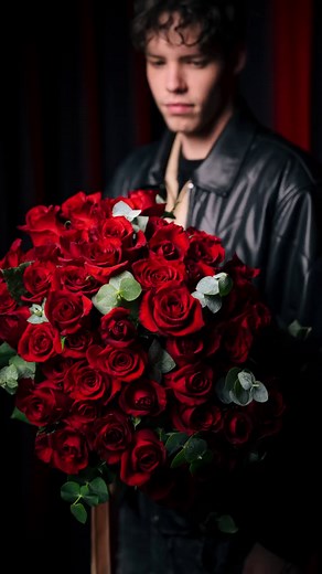 Flowers at the door. Love in the air 🌹 Beautiful flowers in Ireland, delivered with care with Flowers.ie💘 #Flowersie #Valentines #FlowerDeliveryIreland #FlowersIreland