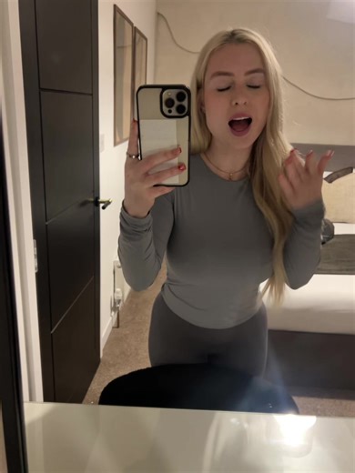 Holly Minshull (@_hollyminshull)’s videos with som original - 费雷拉