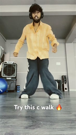 Try this c walk variation 🔥 #dance #oldschool #hiphop #cwalk #ytshorts #shorts #trendingshorts