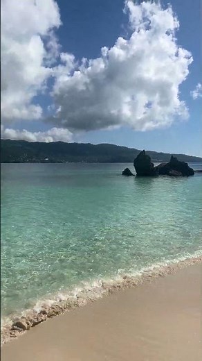 Cayo Levantado (Bacardi Island), Samaná Bay - Beach-side View