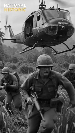 🚁 The Huey: Landing Troops in the Vietnam Jungle