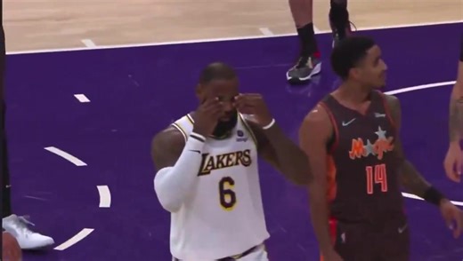 Caption this throwback 😂👇 | Hoops Central