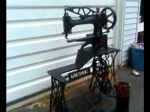 Antique Singer 29-4 Cobbler Leather Treadle Sewing Machine Demonstration