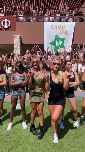 Welcoming back our ALPHA PHI SISTERS for our first day WORK WEEK🤎✨ #asurush #bamarush #sorority #rushtok #greeklife