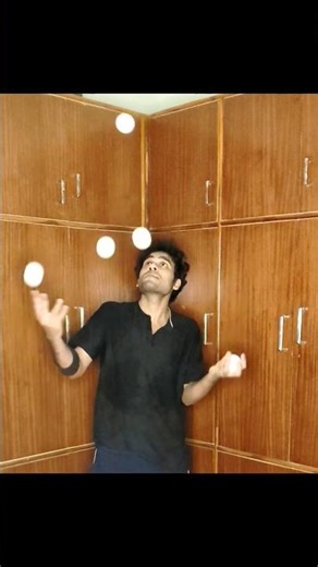 5 balls Half-shower 🤹 #juggling #shorts