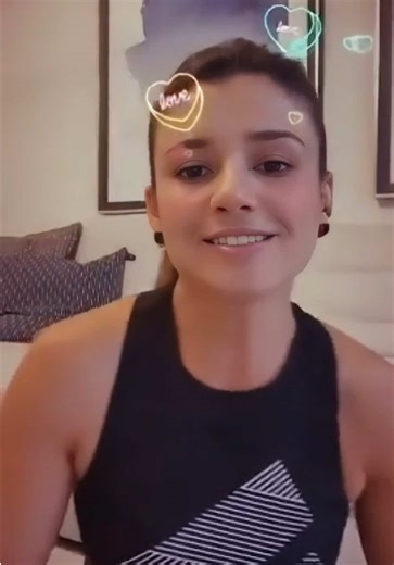 Paula Fernandes e suas canções dançantes