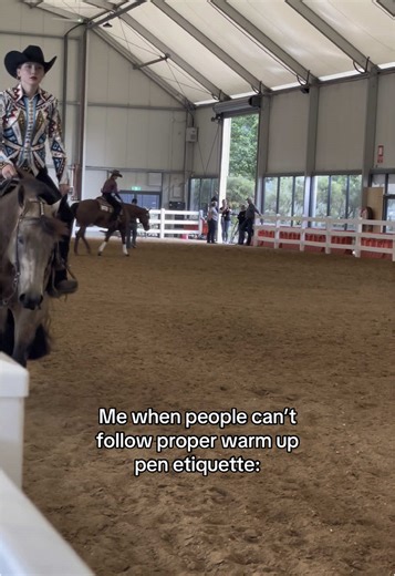 Understanding Proper Pen Etiquette for Warm Ups