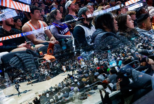 Spurs arena vote fuels relocation anxiety. Experts say it shouldn’t.