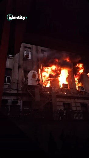 Identity Magazine on Instagram: "Fire reignites at Ramses Central building in downtown Cairo as civil defense teams work to contain the blaze. 🎥: (Abdallah Elkersh Via TikTok)"
