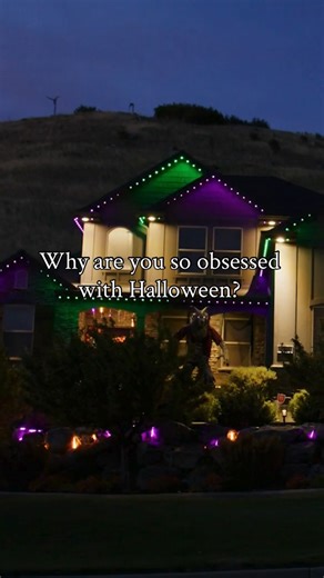 Proudly dressing our homes with over-the-top Halloween decorations each year! What theme are you decorating your house with this year? Ghosts and ghouls? 👻 Whimsical witchy? 🧙‍♀️ Slasher screams? 🔪 🩸 Or Creepy creatures? 🧟 | JellyFish Lighting