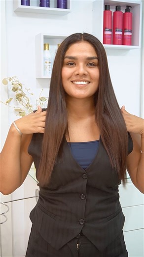 Bellezza Salón on Instagram: "Ella vino buscando un cambio… y se llevó mucho más 🌿✨ En Bellezza no solo transformamos tu look, sino también cómo te sientes. Vive la experiencia que enamora a nuestras clientas 💇‍♀️ #Bellezza #TransformaciónReal #CuidadoCapilar"