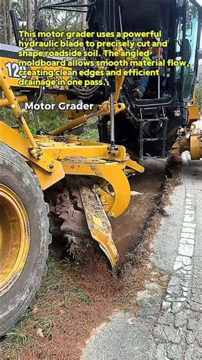 Road Grader Slicing Dirt Like Butter #HeavyEquipment #RoadWork #Construction