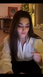 She is enjoying the song ❤️ Hande erçel. Fanpage . . #HandeErcel #HandeErcelFans #TurkishDrama #HandeLovers #handevibes | Hande erçel. Fanpage