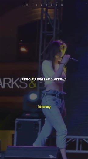 Letra de 'Flashlight' en Español