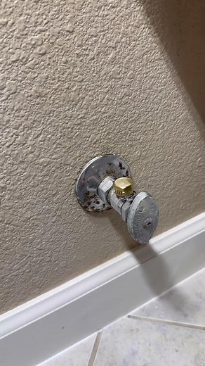 replacing a compression angle stop #plumbing #plumbers #plumberslife #plumbingtok #plumbingrepair #drain #draincleaning #drainrepair #howto #tips #diy | Watertap